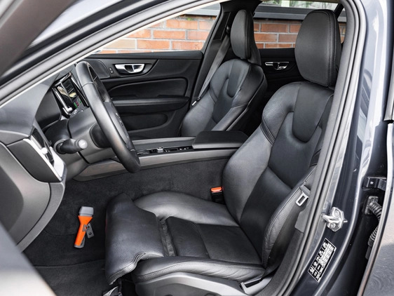 Volvo V60 cena 106900 przebieg: 143170, rok produkcji 2020 z Płońsk małe 781